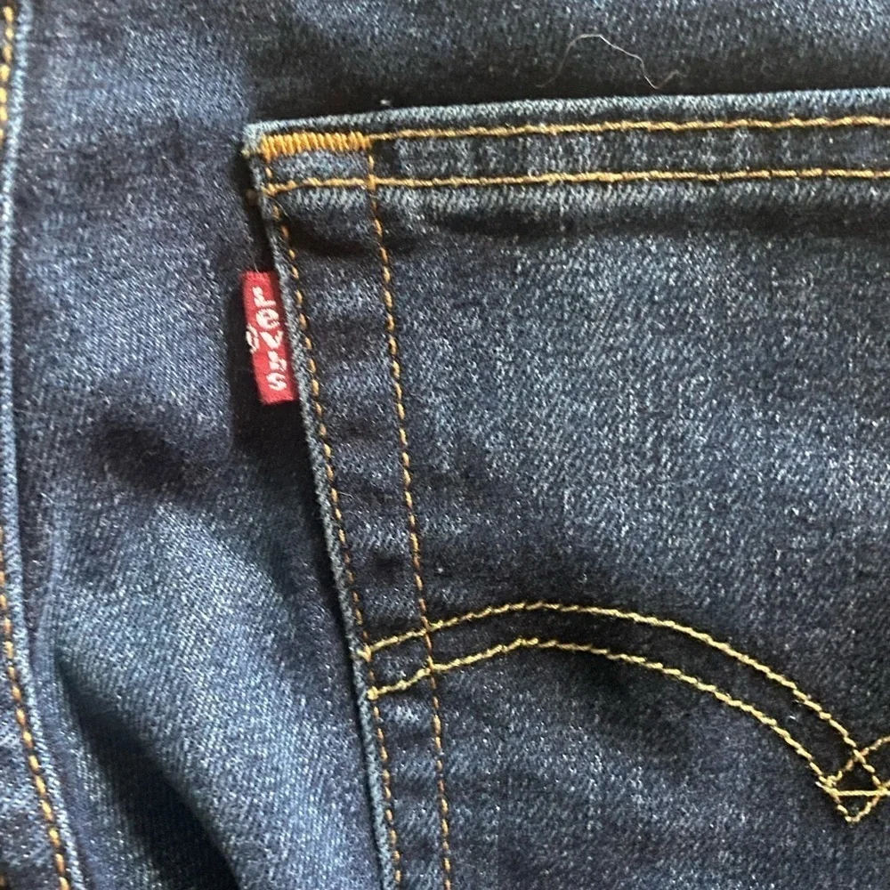 LEVIS-511-MENS 32/30 JEANS-PERFECT CONDITION